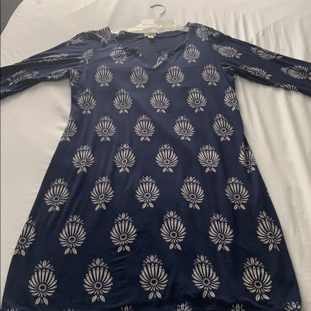 blue and white flowy dress